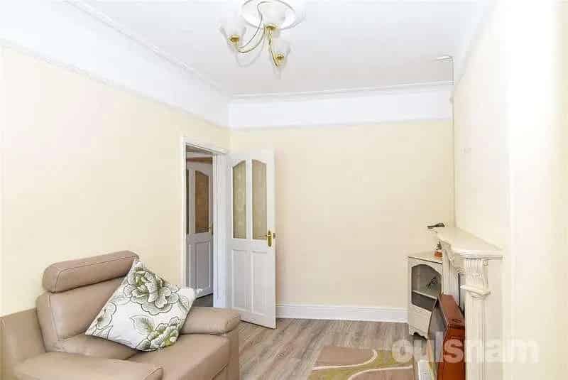 2 Bed Terrace House For Sale No Onward Chain
