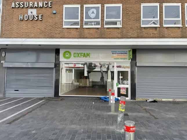 Town Centre Retail Premises 1088 sq ft