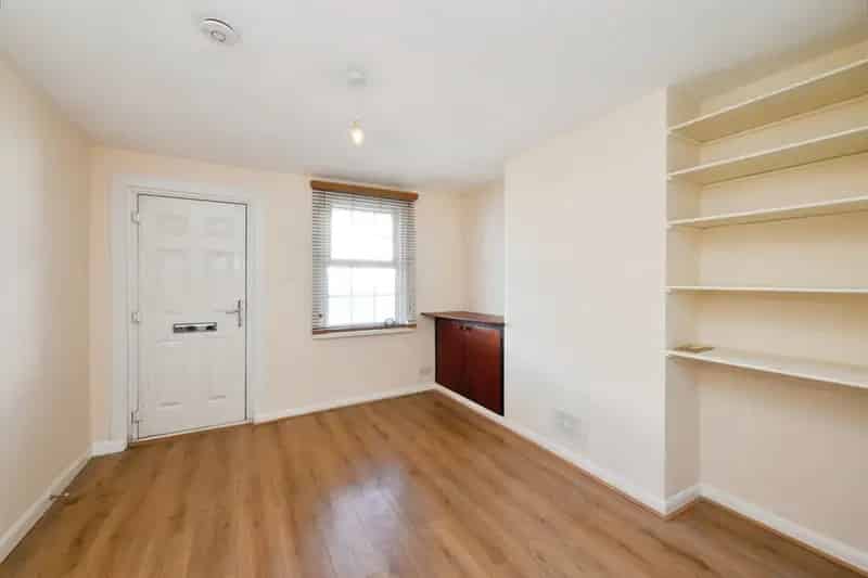 Two Bedroom Semi-Detached Cottage Near Ware High Street
