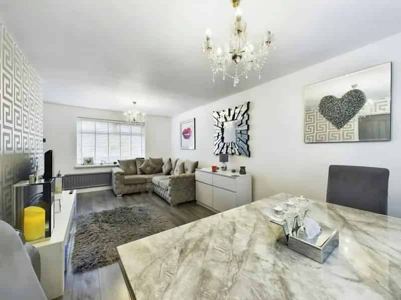 3 Bed Semi-Detached House Freehold Renovated Family Home Ample Parking