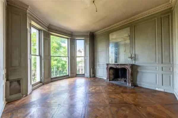 Spacious Studio Apartment in Holland Park London