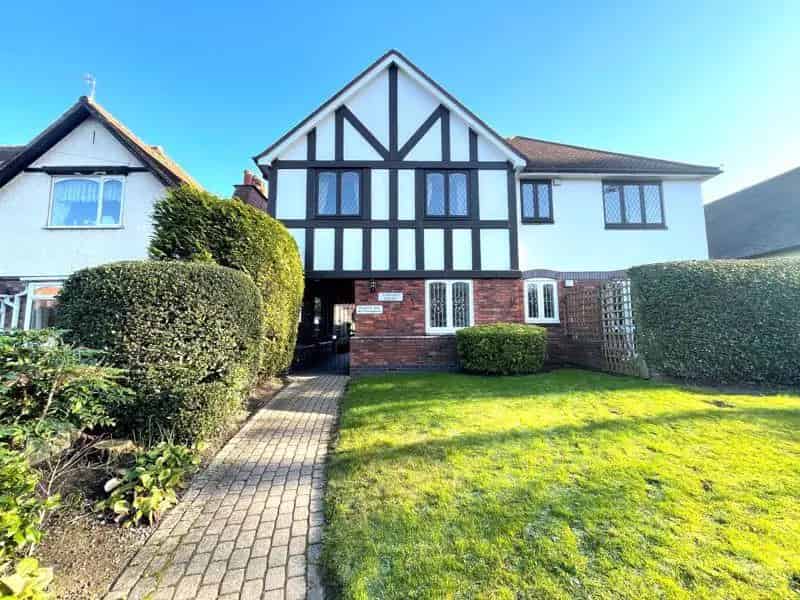 Ground Floor Retirement Apartment Walmley Village Over 60s