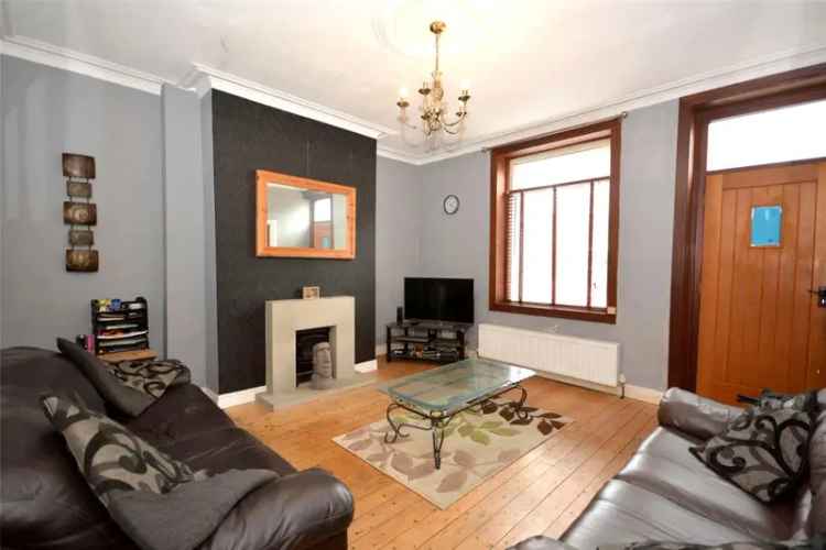 House For Sale in Leeds, England