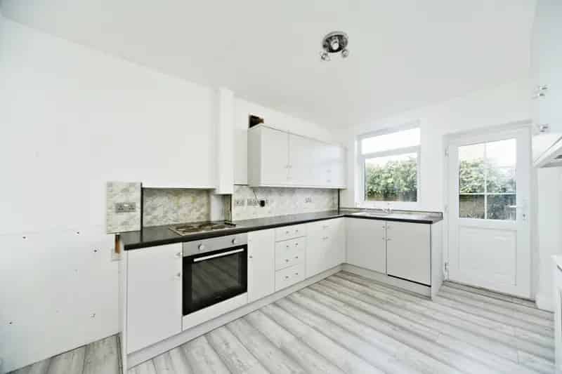 Spacious Detached Home in Selsdon with Large Garden and Potential to Extend