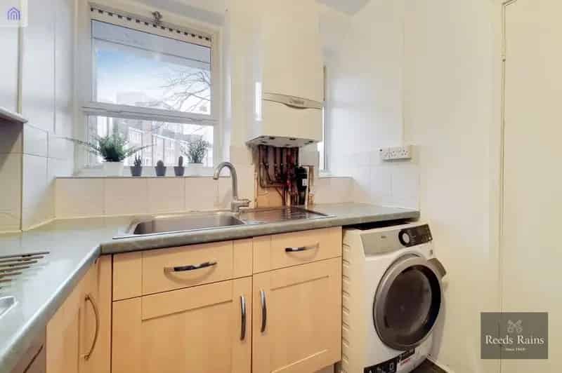 2 bedroom  Flat to rent, London, SE1