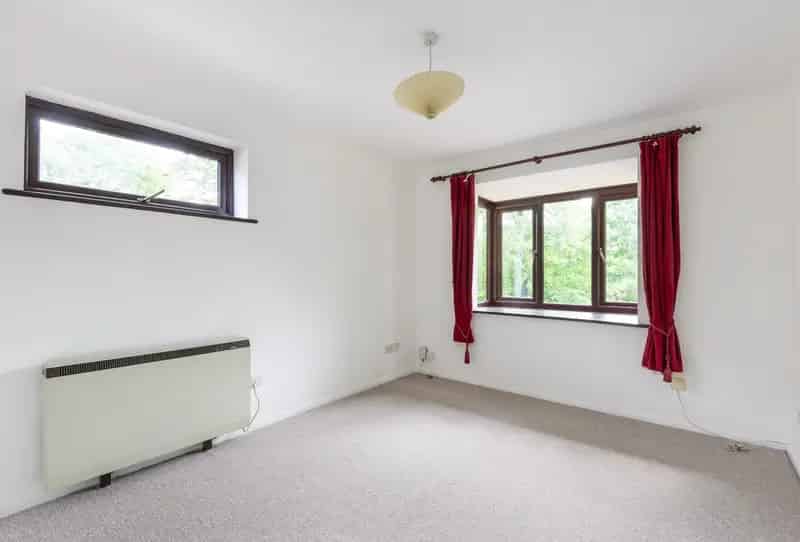 2 Bedroom Apartment near Worcester Park Station