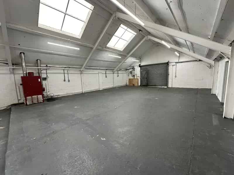 Industrial Unit for Lease Farnham 5 Parking Spaces