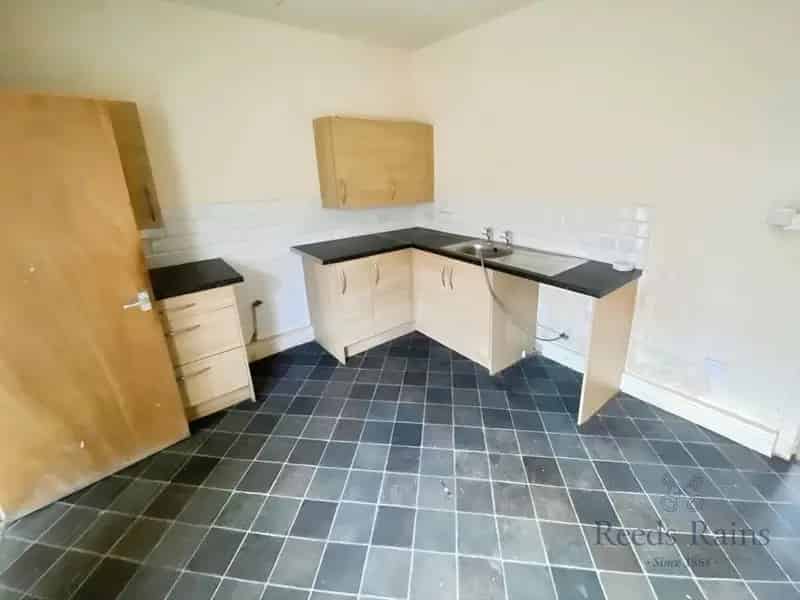 2 Bedroom Mid Terrace House For Sale Needs Modernisation
