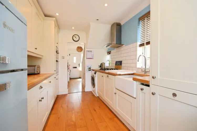 3 Bed Semi-Detached House with Cabin and Parking