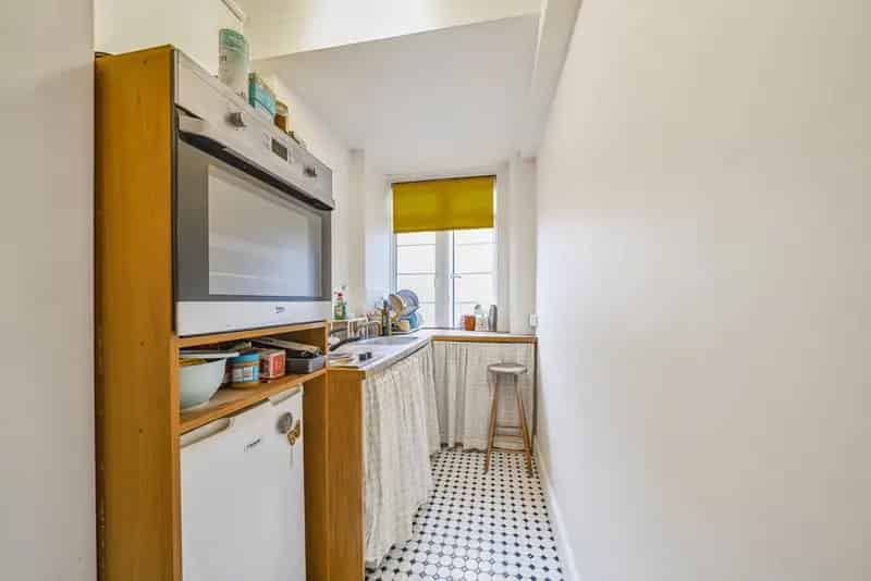 Large Studio Flat in Central Balham - No Forward Chain