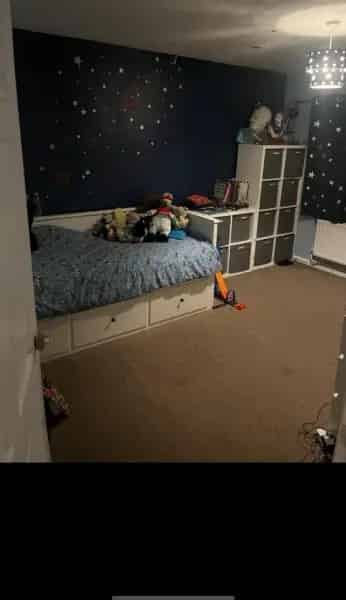 Spacious Toddington Maisonette Two Double Bedrooms Large Garden Parking