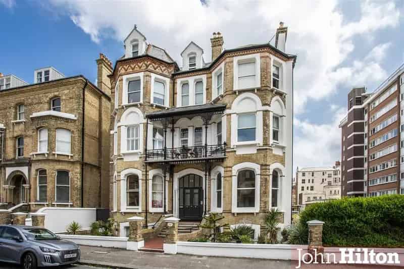 2 Bedroom Ground Floor Flat to Rent Hove