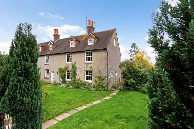 5 Bedroom End of Terrace House to Rent
