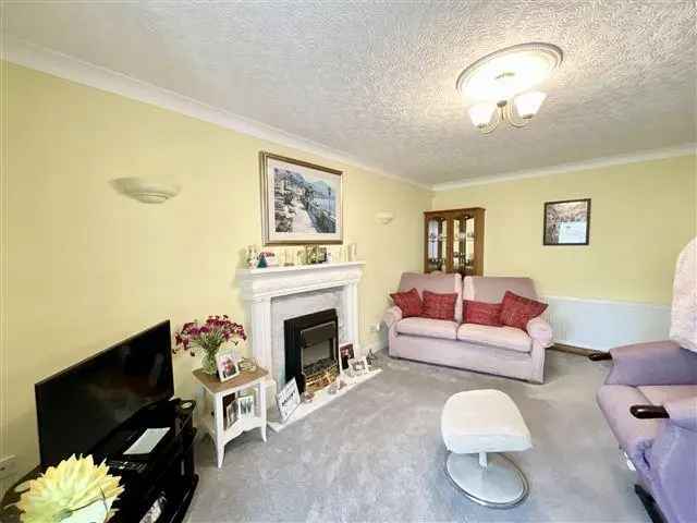 2 bedroom detached bungalow for sale