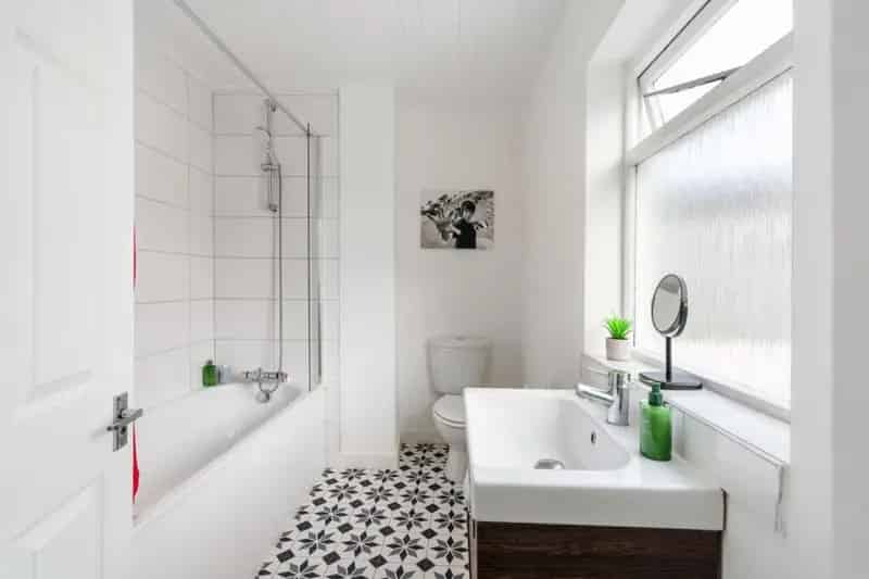 3 Bedroom Victorian Terrace House for Sale Near Brighton Station