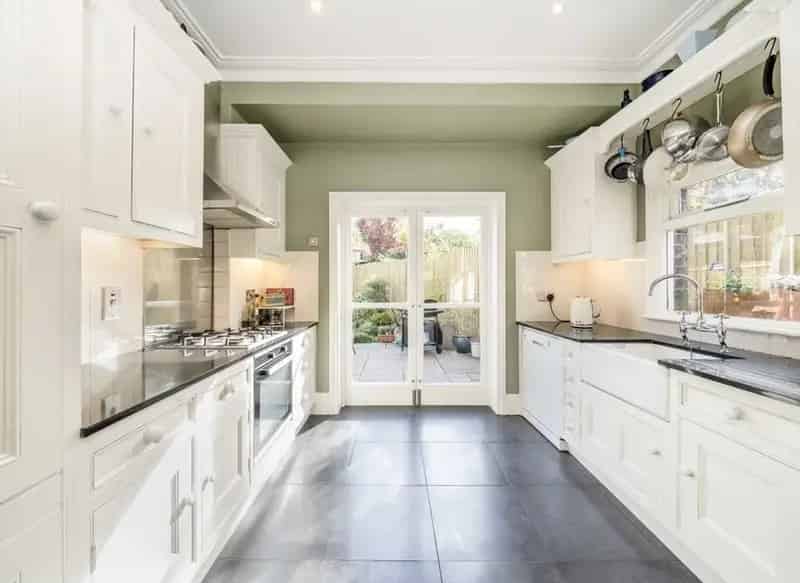 Edwardian Family Home 5 Bedrooms 2 Reception Rooms Off Street Parking