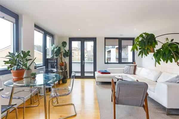 3-Bedroom Apartment Dalston Modern Development Balcony 2 Bathrooms