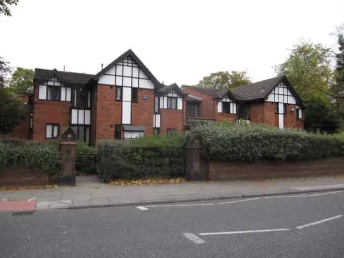 1 bed flat in Aigburth Vale
