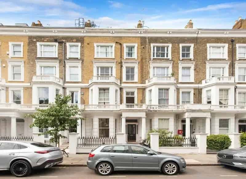 2 Bedroom Flat Lexham Gardens Kensington High Ceilings Private Terrace