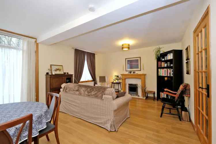 3 Bedroom End Terrace Villa Near Aberdeen Royal Infirmary