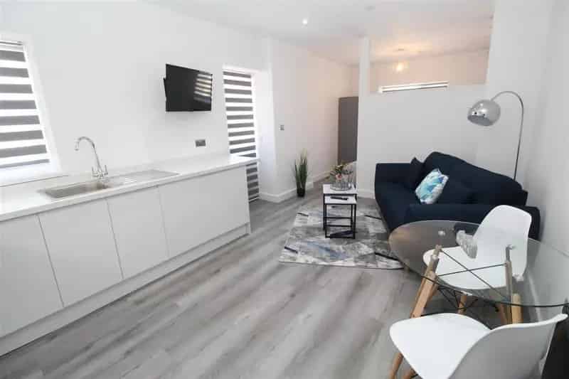 Luxury Studio Flat to Rent September 2025