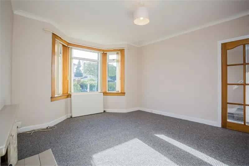 3 Bed Semi Detached House with 2 Reception Rooms