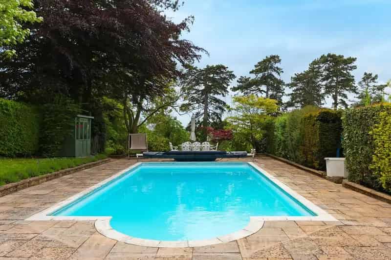 6 Bedroom Detached House for Sale in Cheltenham
