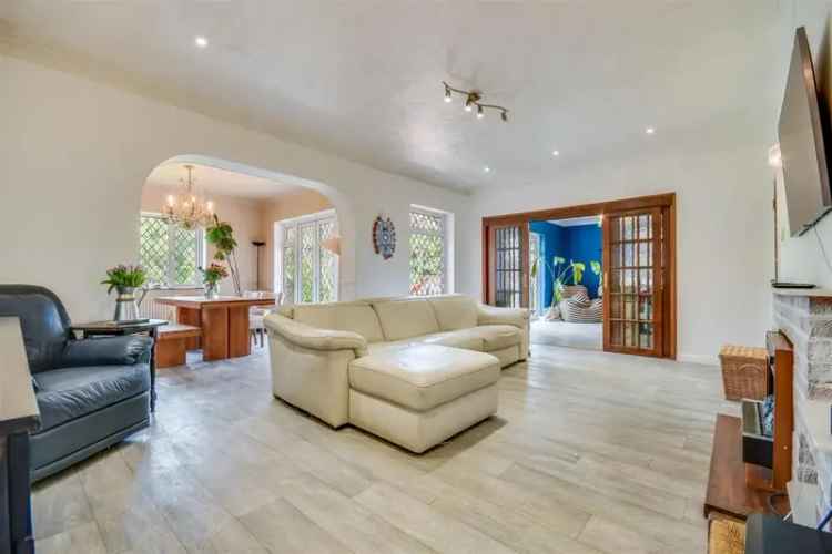 3 Bedroom Detached House for Sale Near Shenfield Station