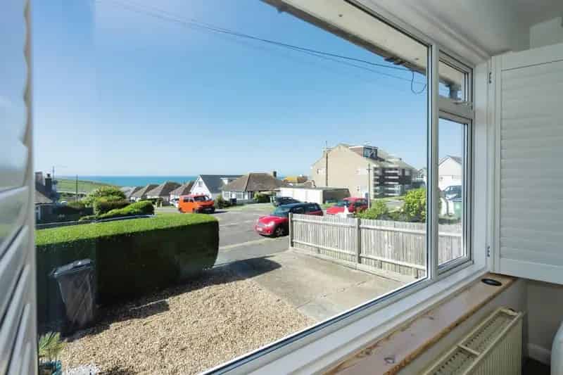 3 Bedroom Bungalow with Sea Views Saltdean