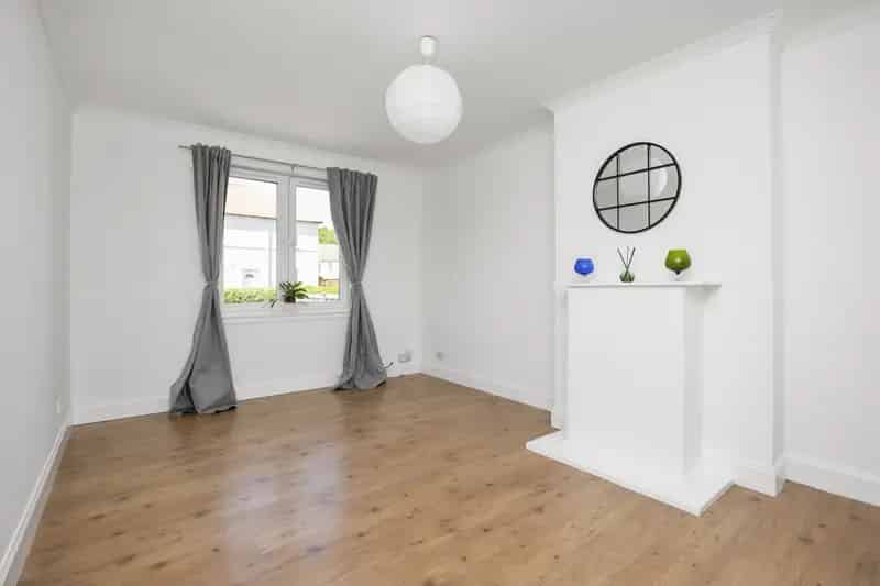 2 Bedroom Flat House to Rent in Edinburgh