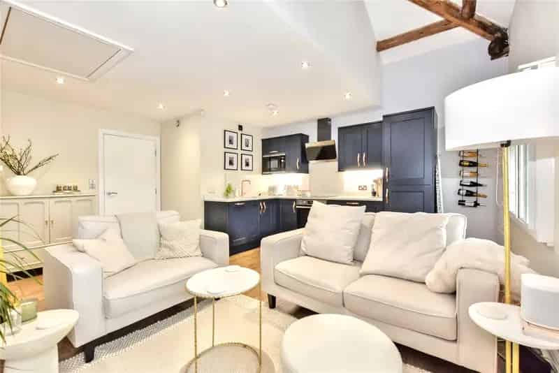 Grade II Listed 1-Bed Apartment with Parking near Kirkstall Abbey