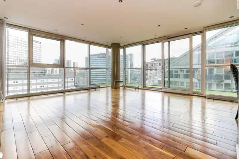 2 Bedroom Flat for Sale Salford M3 - Stunning Duplex Apartment
