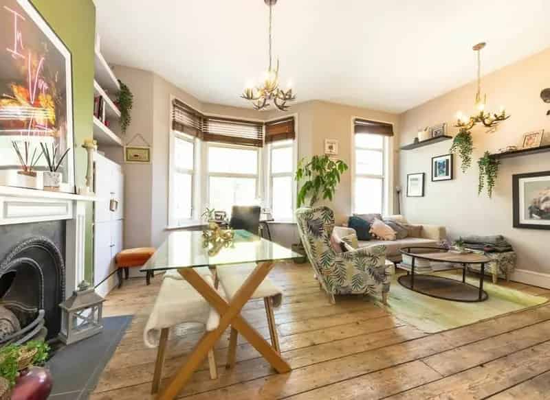 Stylish First Floor Period Conversion Flat Near Clapham High Street