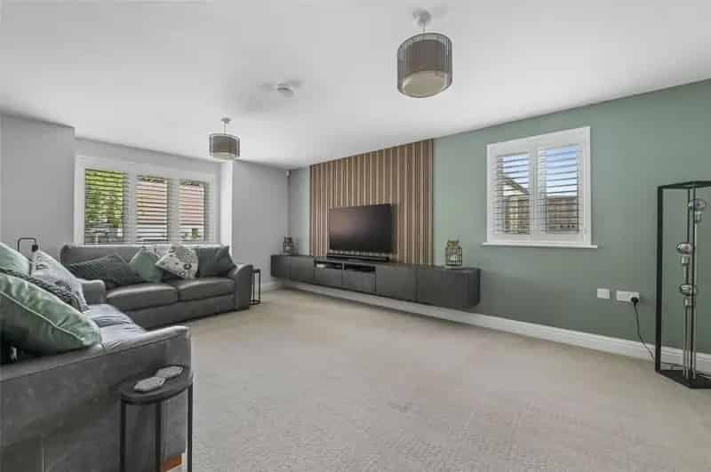 4 Bed Semi-Detached House for Sale
