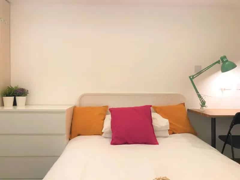 Bright Modern Studio Rooms for Rent Near University