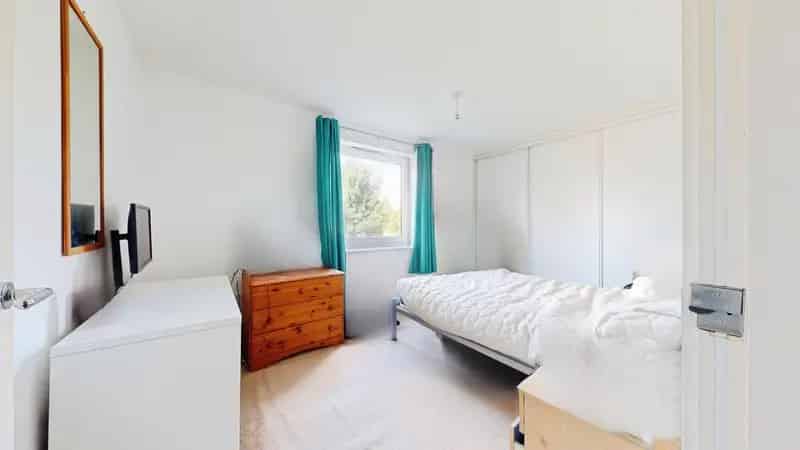 2 Bedroom Apartment to Rent Cardiff Bay Gym Pool Parking