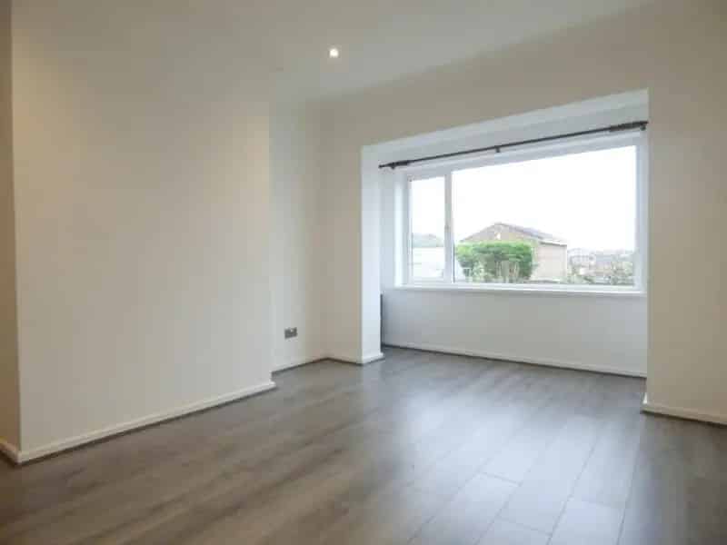 3 Bedroom House To Let Eldwick Village Modern Kitchen Gardens Driveway