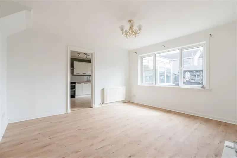 3 Bed House - Semi Detached with 1 Reception Room