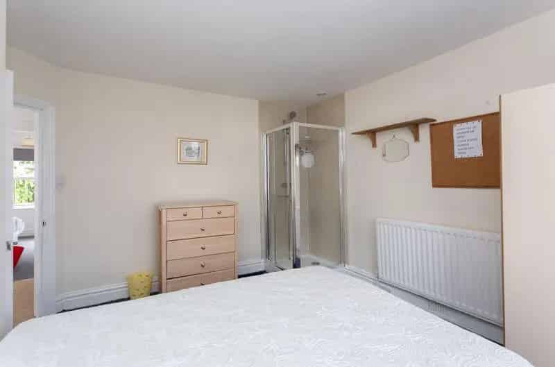 4 Bedroom Detached Student House in Bournemouth
