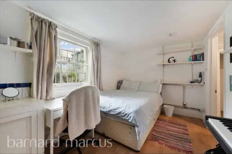 2 Bed Flat Near Stockwell Station Zero Deposit Available