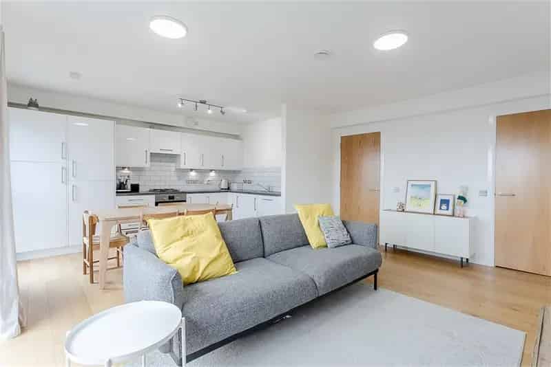 2 Bed Flat - Fourth Floor with 1 Reception Room