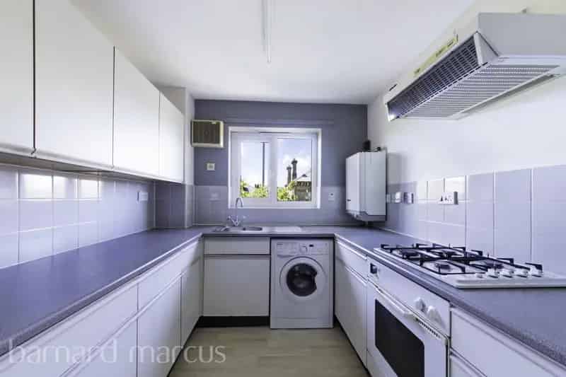 2-Bed Apartment Venice Court Wandsworth Zero Deposit Available
