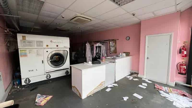 992 sqft Retail Unit For Lease in Pinner Green