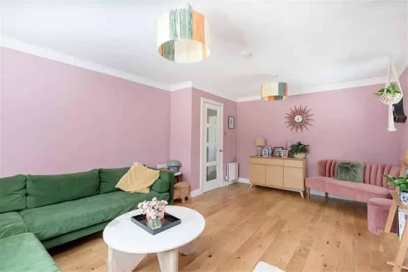 4 Bed Detached House Balerno 2 Reception Rooms