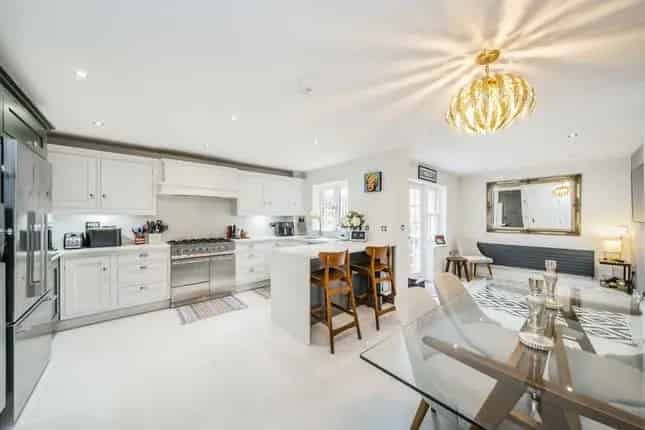 5 Bedroom Semi-Detached House for Sale St Margarets Twickenham