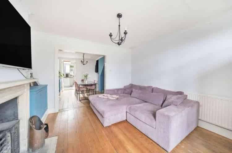 3 Bed Period Cottage Near Cirencester Town Centre