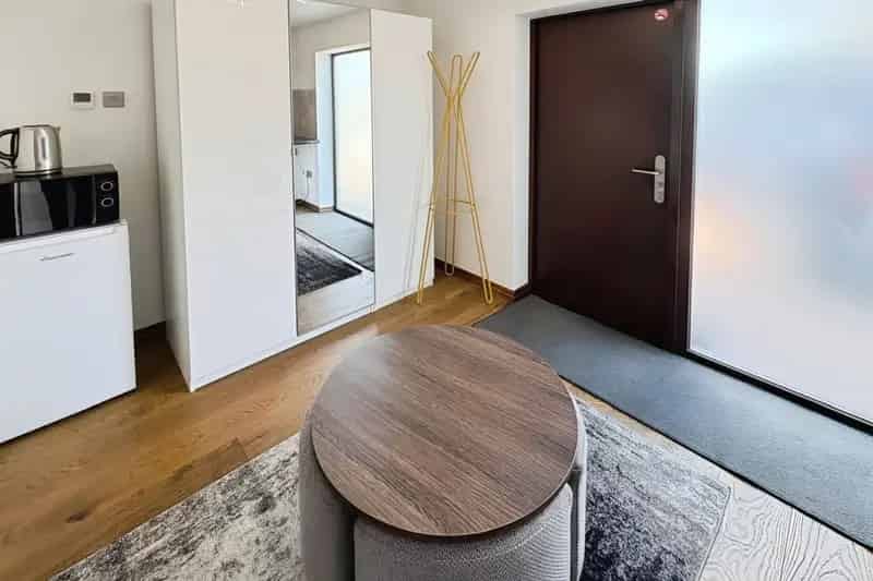 One Bedroom Furnished Apartment East Park Bills Included