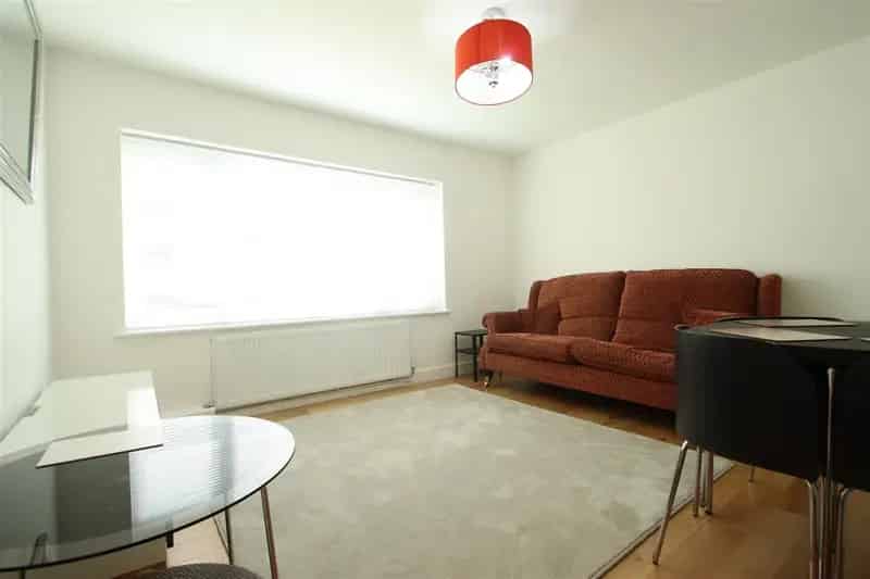 2 Bedroom Apartment House to Rent