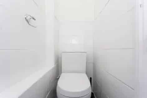 5 Bedroom House near East Acton Tube Station West London