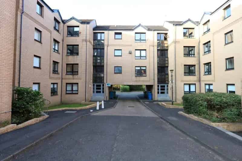 2 Bedroom Flat to Rent